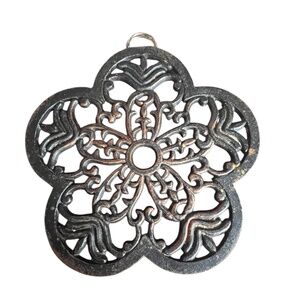 Unbranded Cast Iron Floral Shapped Trivet Elevated legs 8" by 8" Pre-owned